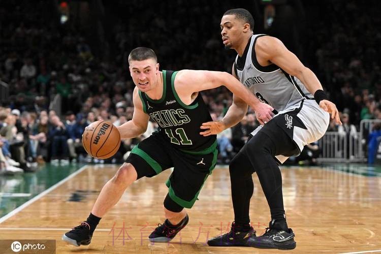 马刺100-95险胜凯尔特人,文班亚马21+6,怀特29+9 马刺100-95险胜凯尔特人,文班亚马21+6,怀特29+9